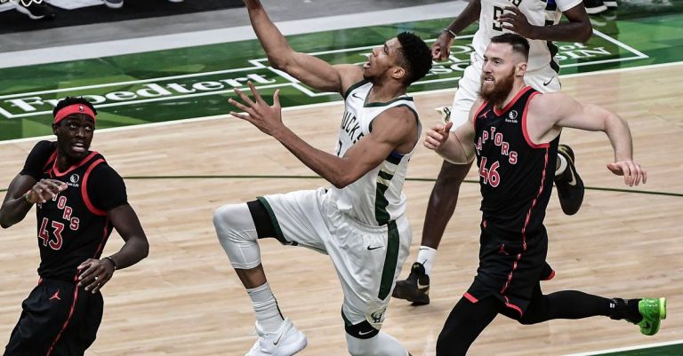 Fantasy Basketball Cheat Sheet: Top DraftKings NBA DFS Lineup Strategy for February 18