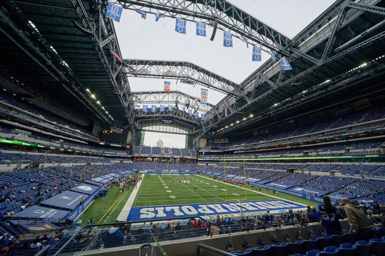 Will the roof be open at Lucas Oil Stadium for Chiefs-Colts in Week 3?
