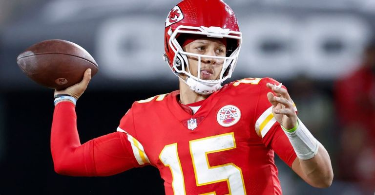 Fantasy Football Picks: Raiders vs. Chiefs DraftKings NFL DFS MNF Showdown Strategy