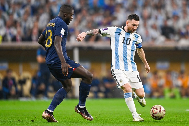Lionel Messi gives Argentina 1-0 lead on penalty kick in 23rd minute of World Cup final [VIDEO]