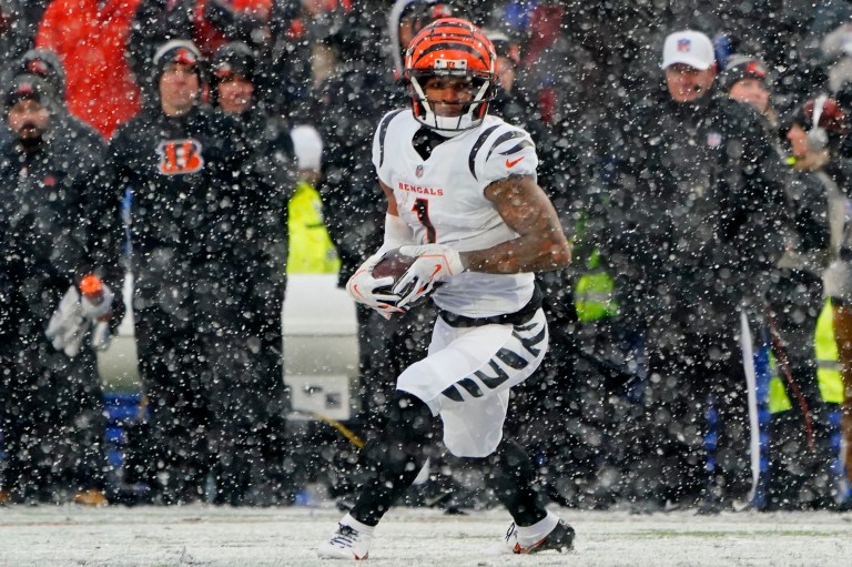 How a Bettor Turned $10 Into Over $185,600 With an NFL Parlay Bet on DraftKings Sportsbook