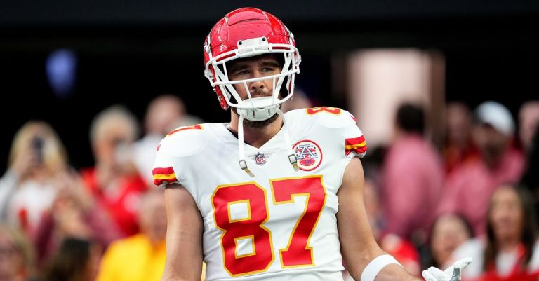 What uniforms will the Chiefs wear in Super Bowl 57?