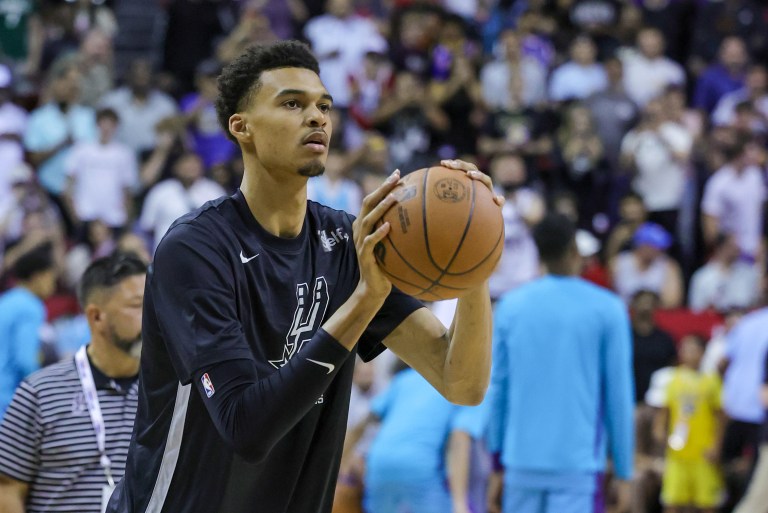 Pick against the spread, over/under for Spurs vs. Trail Blazers in 2023 NBA Summer League