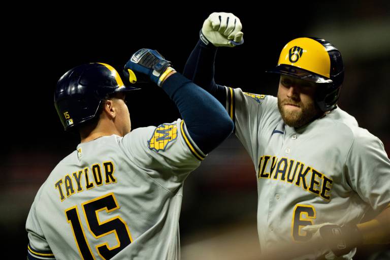 Picks, predictions for Brewers vs. Reds on Sunday, July 16