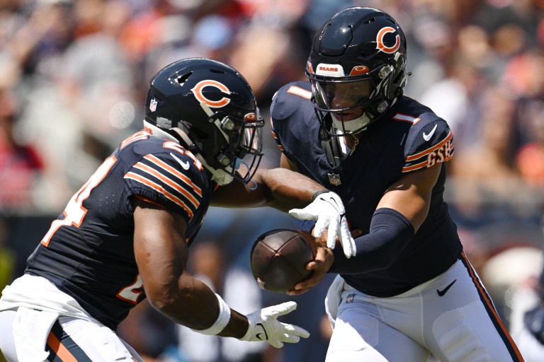 Bears QB Justin Fields has perfect passer rating in Week 1 preseason vs. Titans