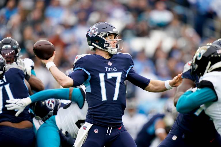Who is the Titans starting and backup quarterbacks for fantasy football in 2023?