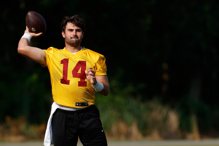 Who is the Commanders starting and backup quarterbacks for fantasy football in 2023?
