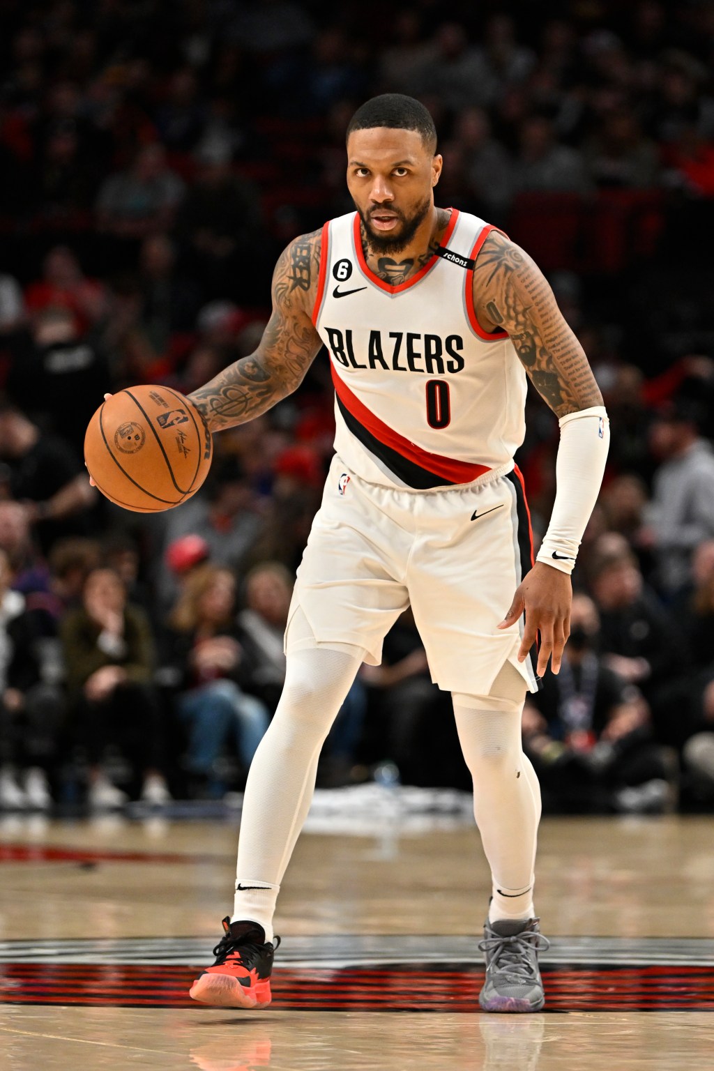 Report: Bulls, Raptors potential destinations for Damian Lillard as trade talks heat up