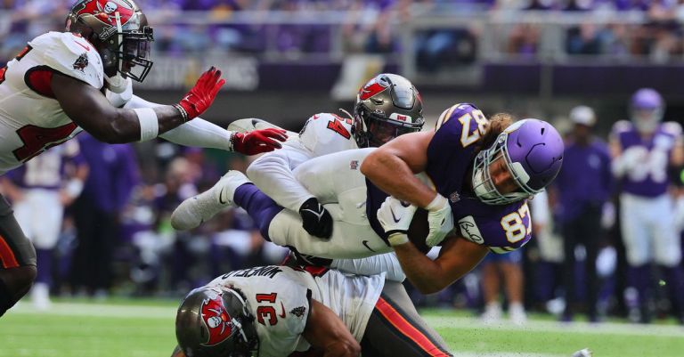 Fantasy Football Thursday Night Millionaire Picks Today: Top DraftKings NFL DFS Plays for Eagles vs. Vikings on TNF