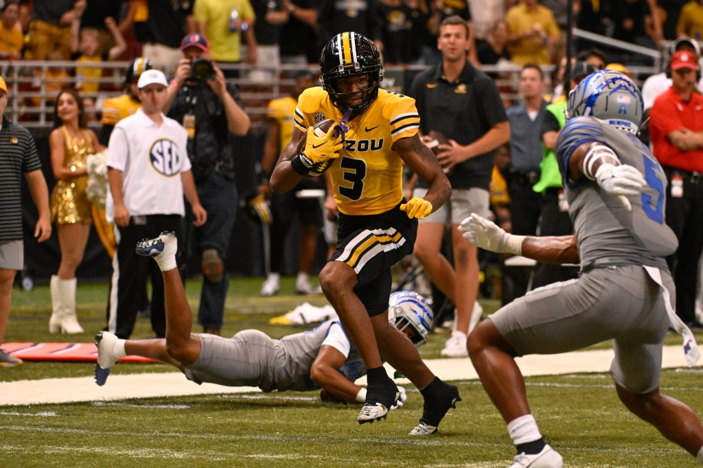 Mizzou WR Luther Burden playing through leg injury vs. Memphis
