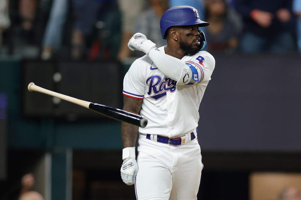 Adolis Garcia pimped the hell out of his huge three-run homer in ALDS Game 3