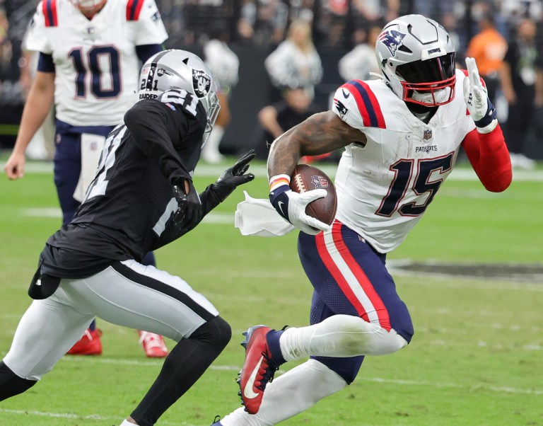 Patriots RB Ezekiel Elliott worth waiver wire add to fantasy football lineups ahead of Week 8