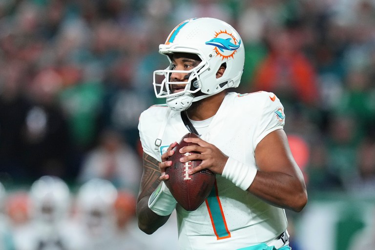 Pick against the spread for Patriots vs. Dolphins in Week 8 of 2023 NFL season