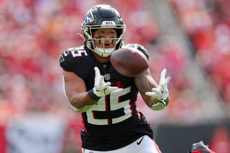 Falcons RBs worth adding off waiver wire for fantasy football in Week 8