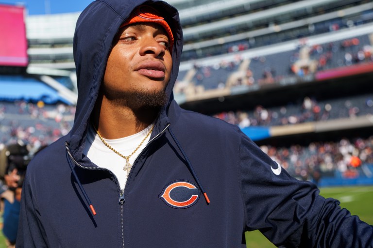 Report: Bears hopeful that QB Justin Fields can play in Week 10 TNF vs. Panthers