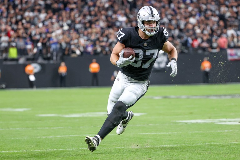 Michael Mayer start or sit: Week 10 fantasy football advice