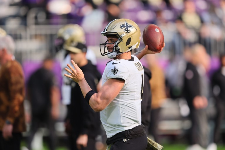 Derek Carr has chance to play in Week 12 vs. Falcons following bye