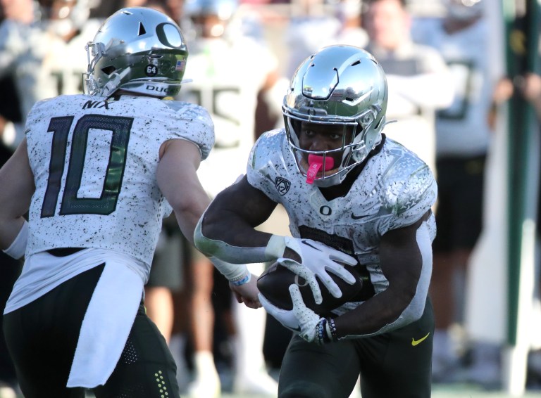 Oregon State vs. Oregon picks, best bets for Civil War and Pac-12 finale