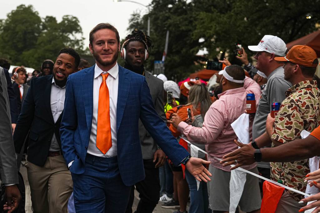 Texas vs. TCU picks, best bets for Week 11 matchup