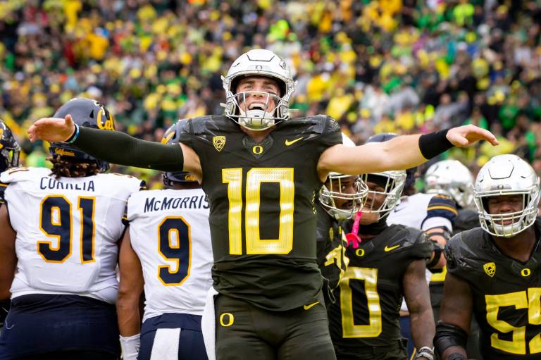 USC vs. Oregon odds heading into game week