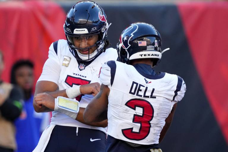 Tank Dell start or sit: Week 11 fantasy football advice