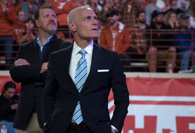 Here’s Brett Yormark getting booed out the building while handing Texas their last Big 12 Championship trophy