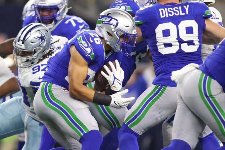 Seahawks RB Zach Charbonnet doesn’t return in Week 13 vs. Cowboys