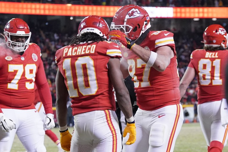 Fantasy Football Cheat Sheet: Top DraftKings NFL DFS Plays for Divisional Round