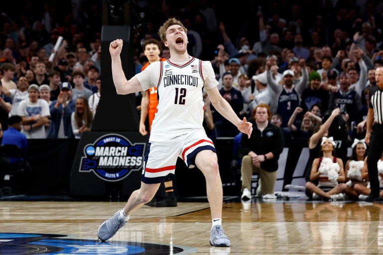 No. 4 Alabama vs. No. 1 UConn: Betting odds, spread, total for Final Four of 2024 NCAA Tournament