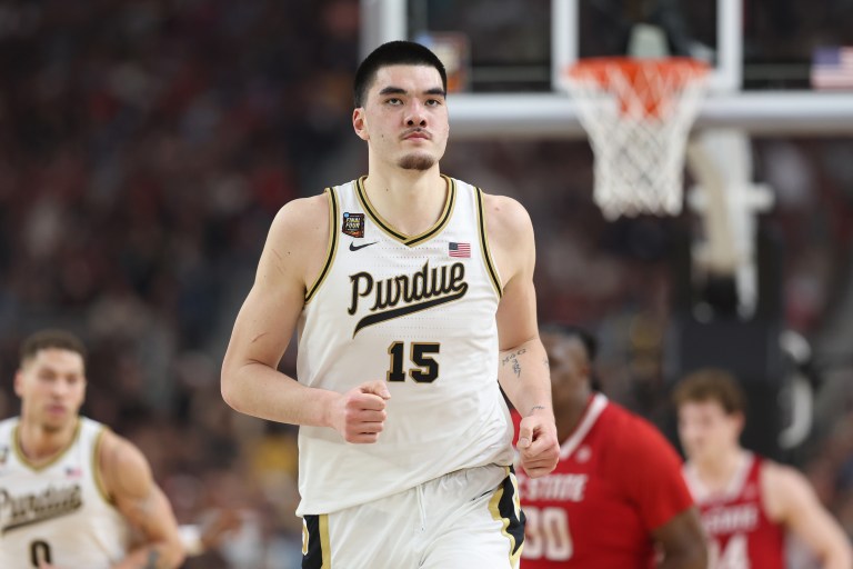 How matchup between Zach Edey, Donovan Clingan will impact their NBA draft stock
