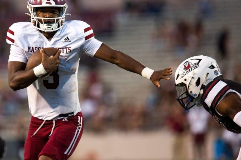 No. 8 Georgia vs. UMass Week 13 College Football Picks & Predictions on DraftKings Sportsbook