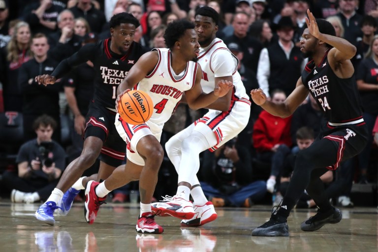 Houston vs. Tennessee NCAA Basketball Picks & Predictions – NCAA Tournament Elite Eight