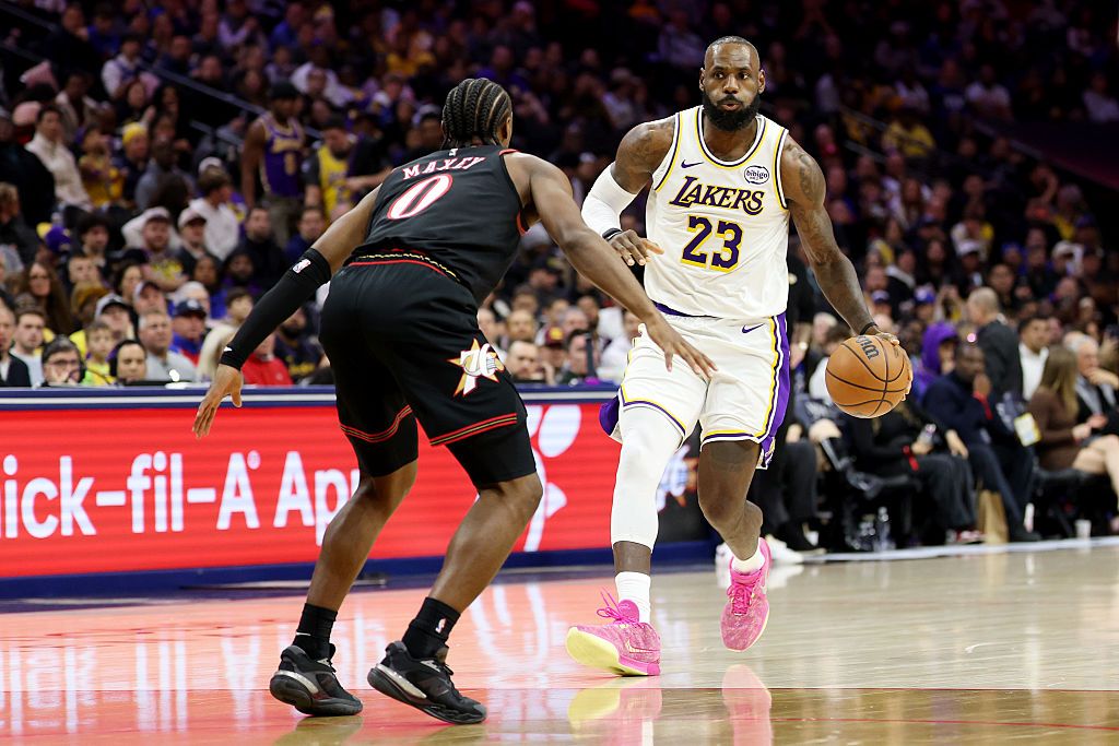 Does LeBron James make the 76ers favorites to win the NBA Finals?