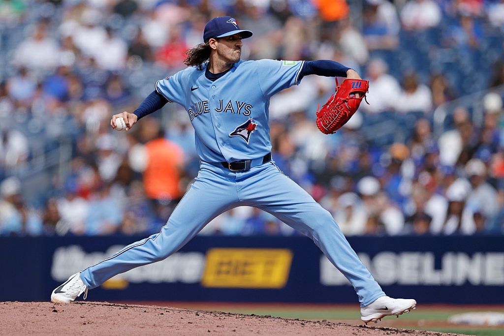 Kevin Gausman Trade Details: Full return, trade grades for Blue Jays and Cubs
