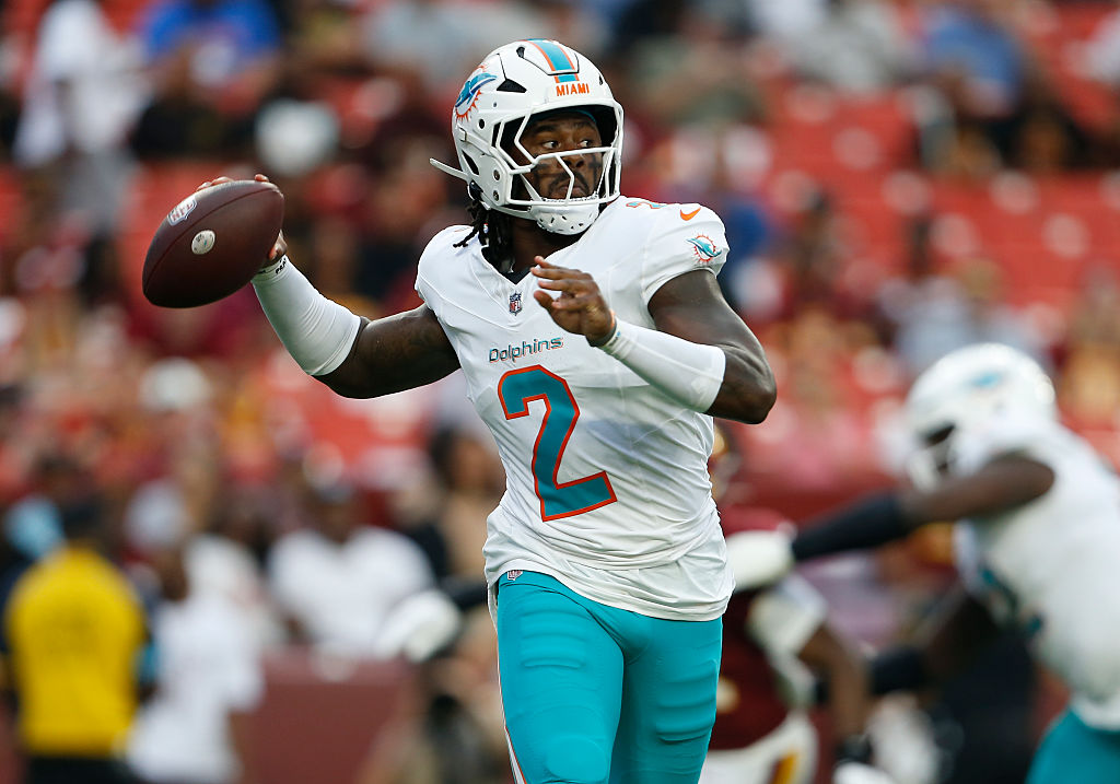 Who are the top late-round fantasy football sleepers for 2026?