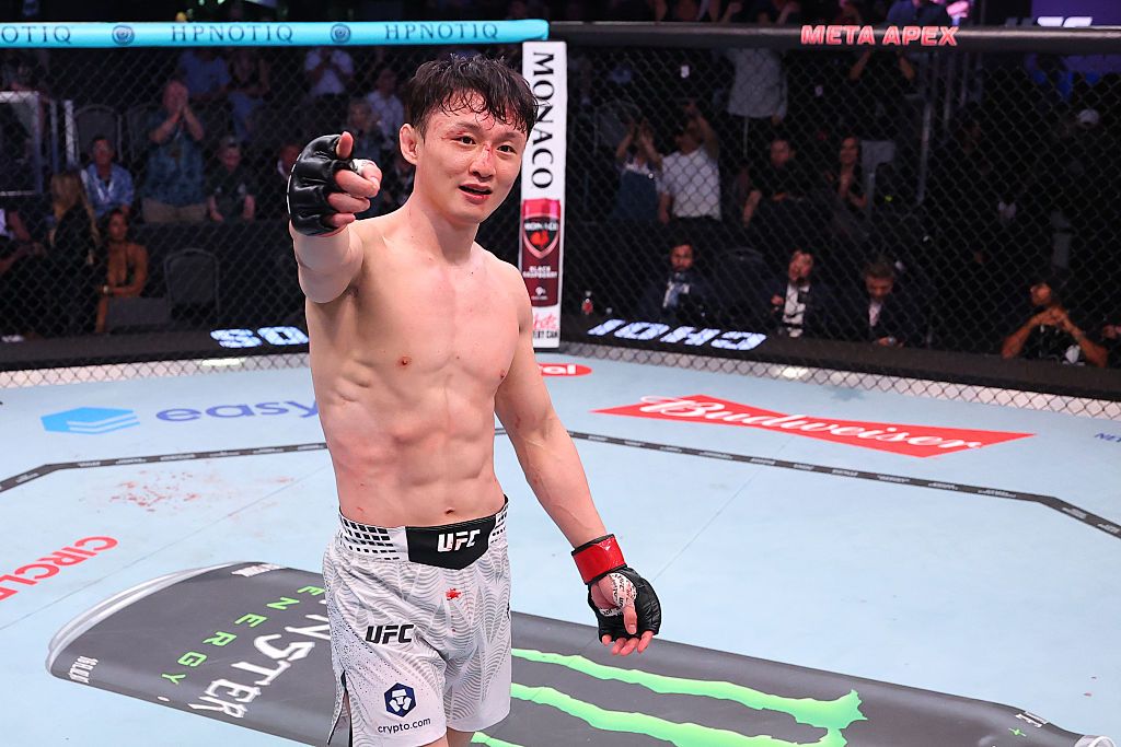 Prediction, pick for Patricio Pitbull vs. Dooho Choi at UFC 331
