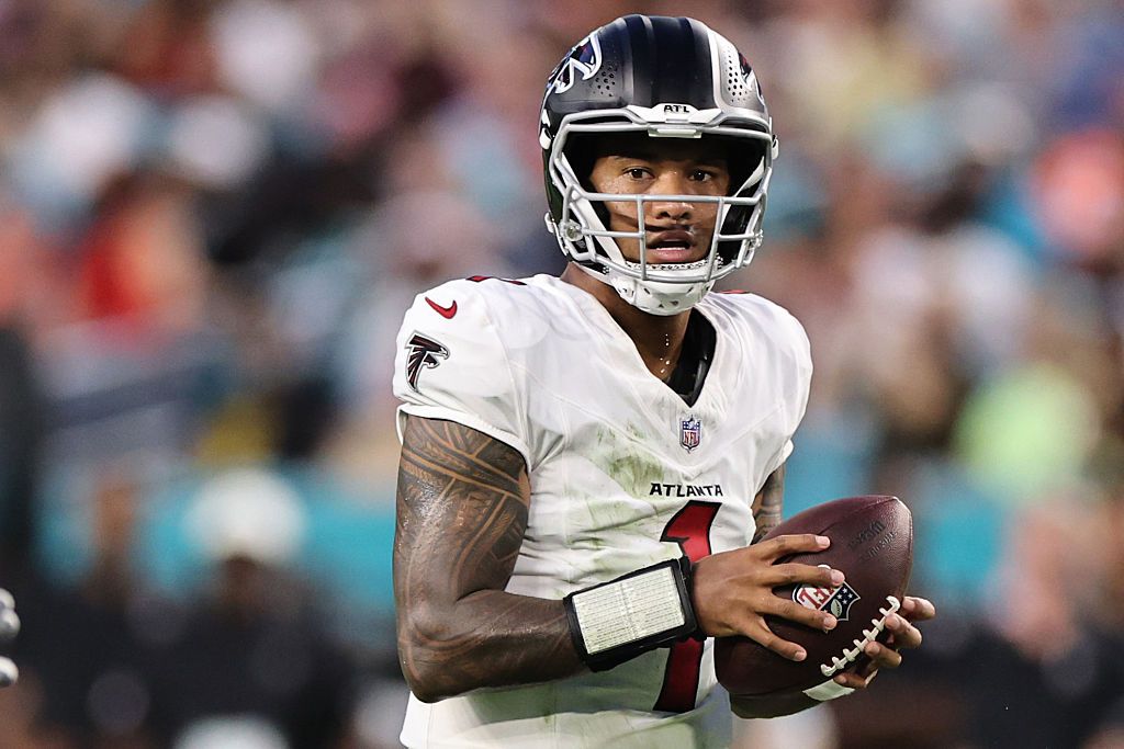 What happened to Tua Tagovailoa? Live injury updates from Falcons practice