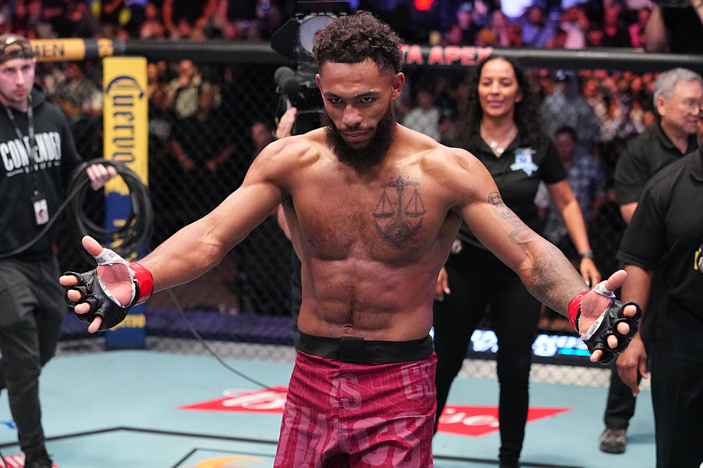 Which fighters got UFC contracts on DWCS Week 5, Season 10?