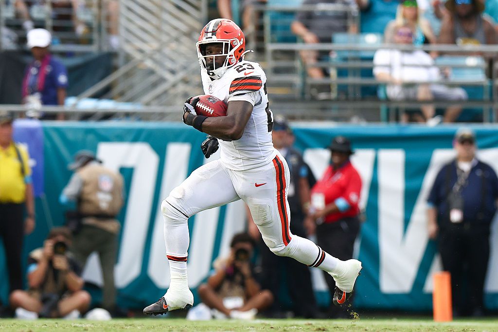 Fantasy Football RB Sleepers for Week 2: Five Running Backs to Consider