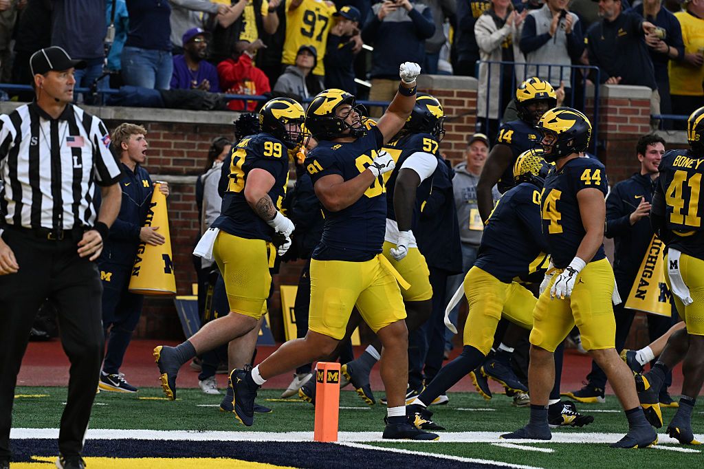 Best college football props for Michigan Wolverines vs. Iowa Hawkeyes on Saturday 9/26/26