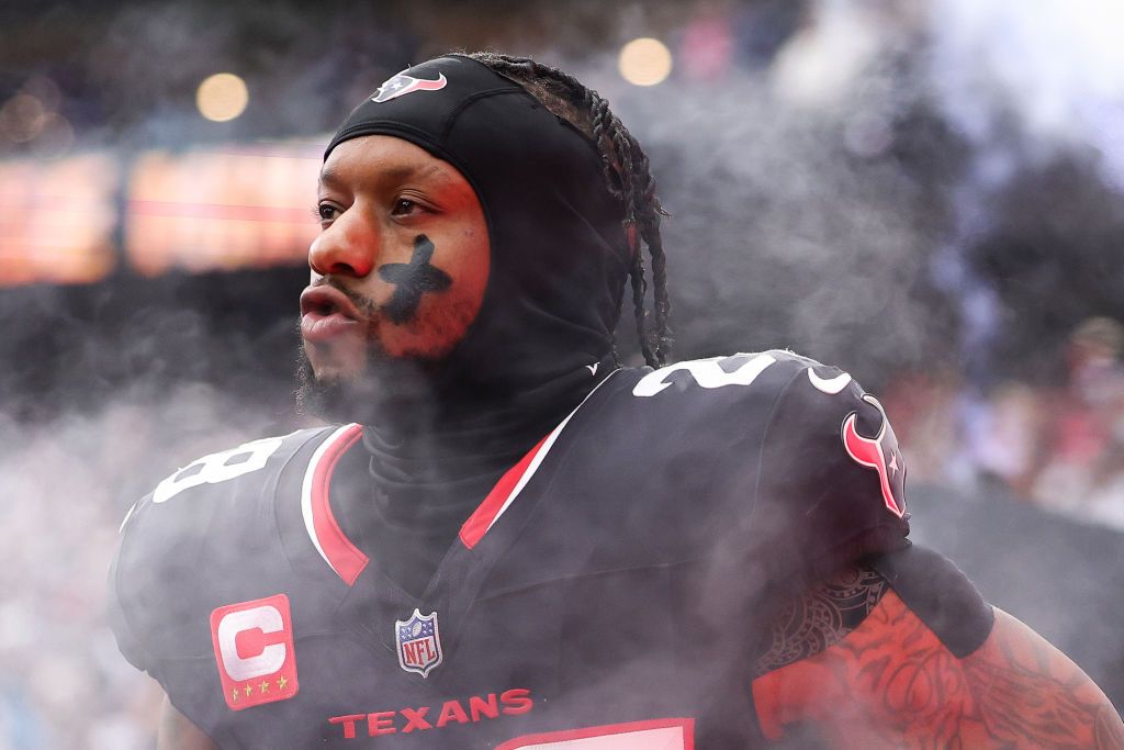 Is Joe Mixon worth adding in fantasy football after signing with the Seahawks?