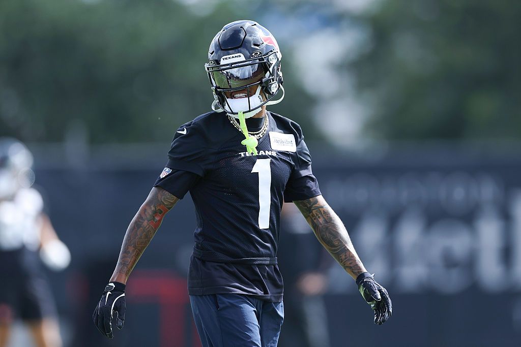 Is Tank Dell worth stashing in your fantasy football leagues?