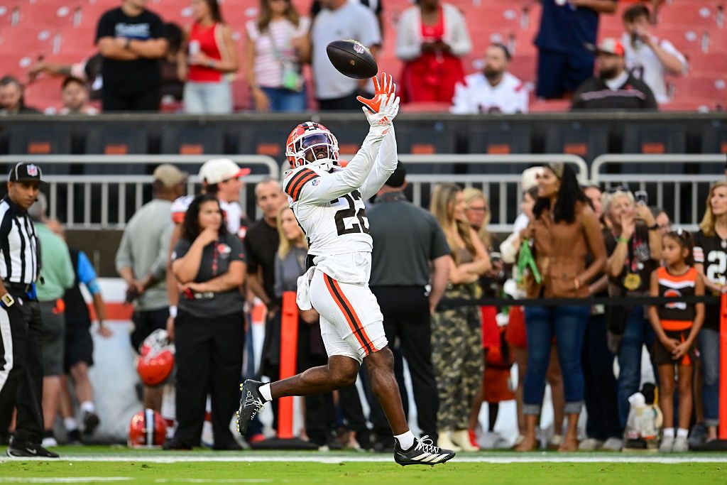 Should you stash Dylan Sampson for Week 6 with Quinshon Judkins injured?