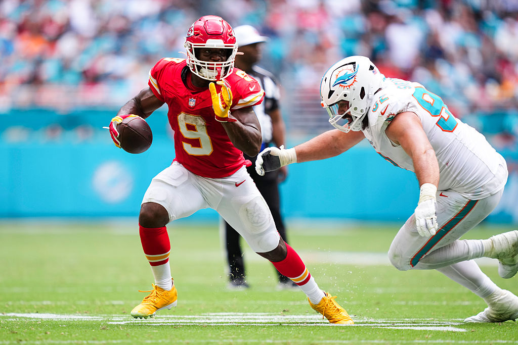 Chiefs at Seahawks NFL DFS Showdown Picks and Strategy for Sunday Night Football