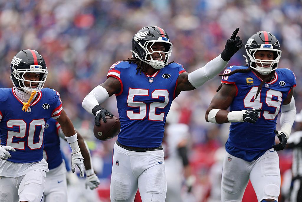 Is the Giants defense a must-add Week 5 waiver pickup if Jayden Daniels remains out?
