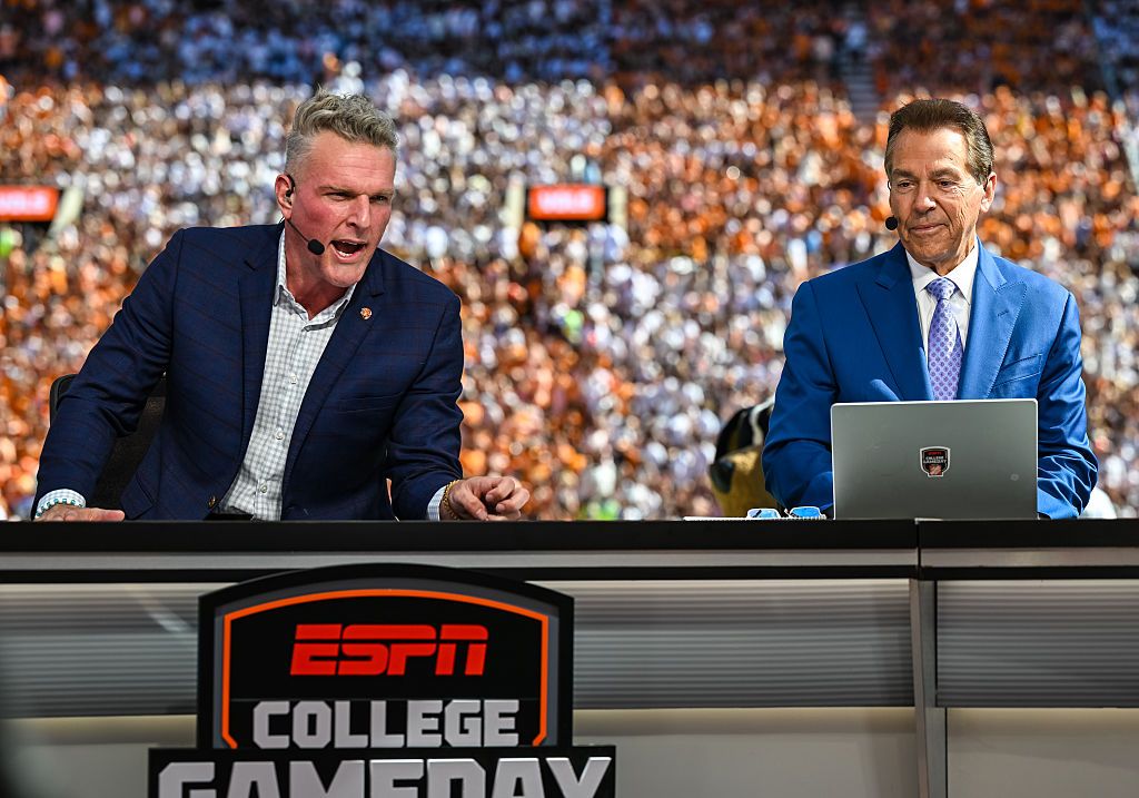 Where is College GameDay this week? Location, Guest Picker for College Football Week 7