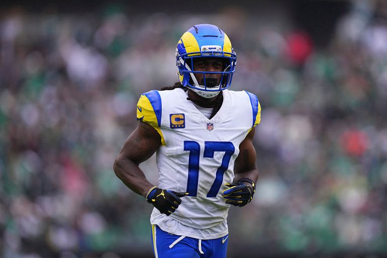 What happened to Davante Adams? Live injury updates for Rams vs. Cardinals on Sunday 10/18/26