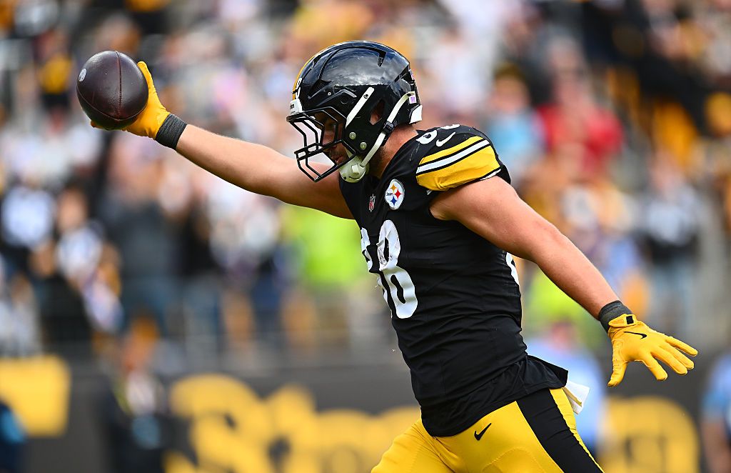 Is Pat Freiermuth a must-start tight end in Week 6 after his breakout?