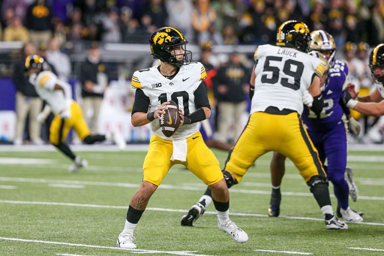 Minnesota Golden Gophers vs. Iowa Hawkeyes prediction, pick for College Football on Saturday 10/24/26