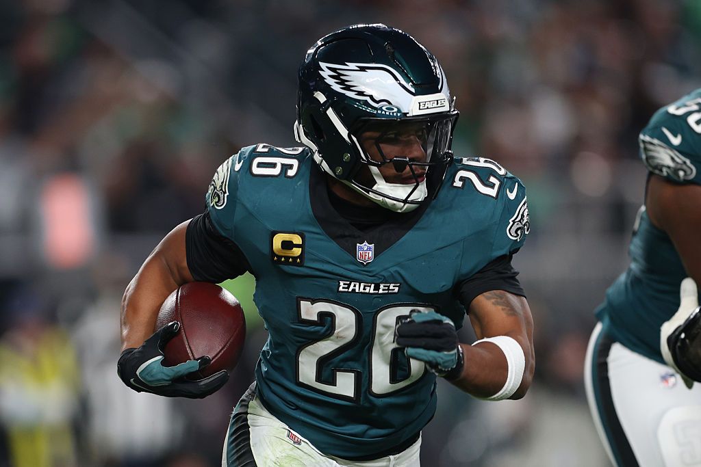 What happened to Saquon Barkley? Live injury updates for Cowboys vs. Eagles on Monday 10/26/26